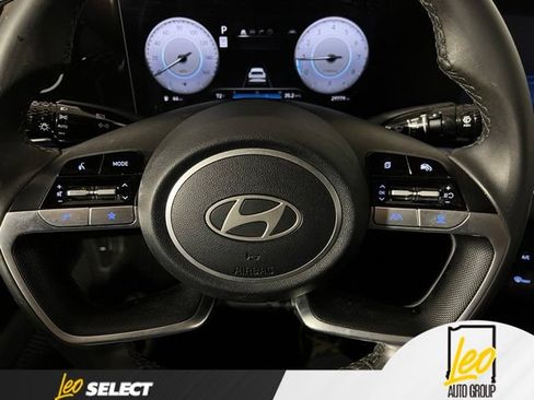 Used 2025 Hyundai Elantra SEL FWD image 14