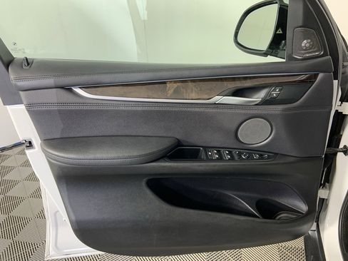Used 2017 BMW X5 xDrive50i image 24