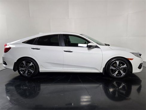 Used 2016 Honda Civic Touring image 7