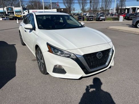 Used 2021 Nissan Altima 2.5 SV w/ SV Premium Package image 2