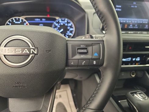 Used 2025 Nissan Rogue SV AWD/4WD image 30