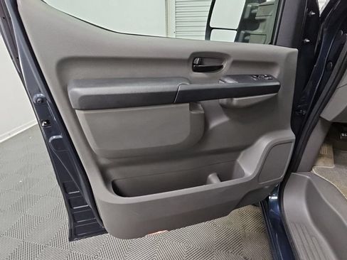 Used 2017 Nissan NV 3500 SL RWD image 28