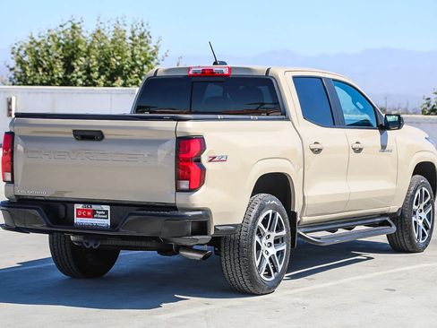 Used 2023 Chevrolet Colorado Z71 w/ Z71 Convenience Package 2 AWD/4WD image 5