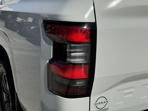 New 2025 Nissan Frontier SV w/ SV Convenience Package image 8