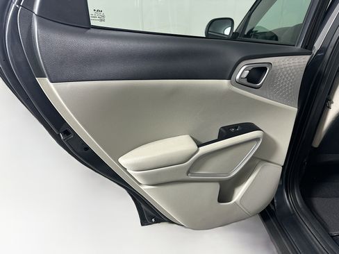 Used 2025 Kia Soul LX w/ LX Technology Package image 27