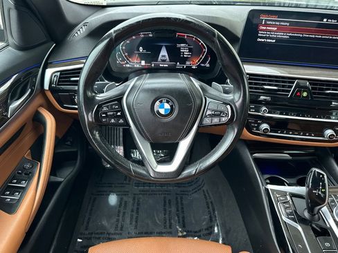 Used 2022 BMW 530i RWD image 15