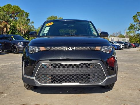 Certified 2024 Kia Soul LX image 3