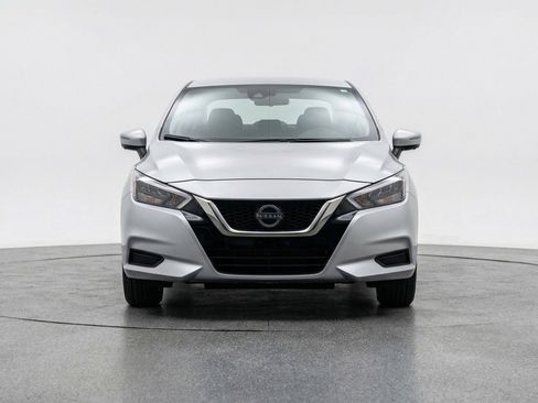Used 2025 Nissan Versa SV FWD image 2