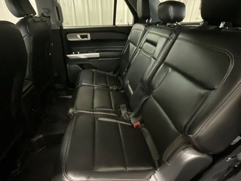 Used 2024 Ford Explorer XLT w/ Equipment Group 202A image 11