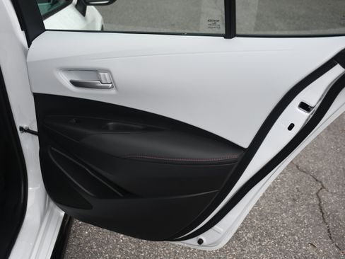 Used 2025 Toyota Corolla SE image 18