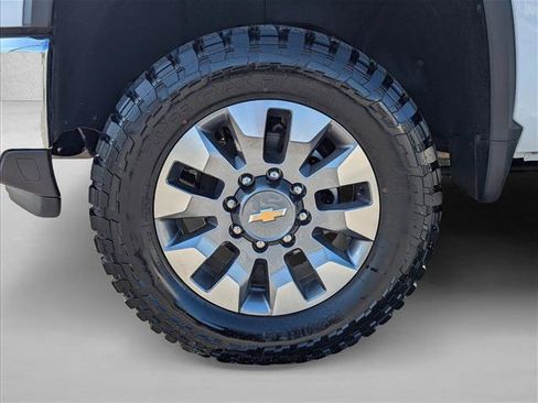 Used 2024 Chevrolet Silverado 2500 Custom w/ Custom Value Package AWD/4WD image 9