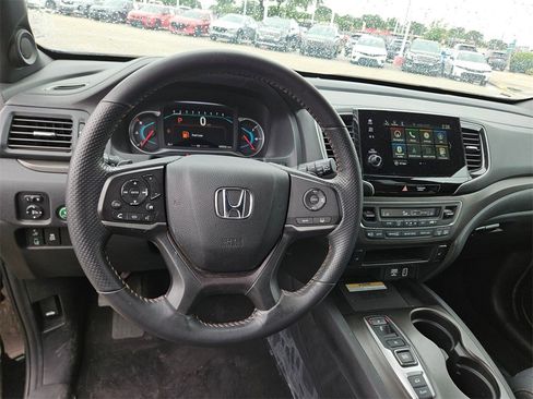 Used 2022 Honda Pilot TrailSport image 18