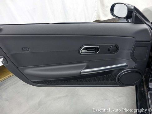 Used 2006 Chrysler Crossfire Convertible RWD image 22