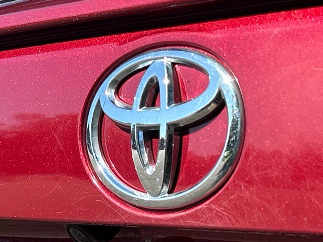 Used 2019 Toyota RAV4 XLE w/ All Weather Liner Package AWD/4WD image 15