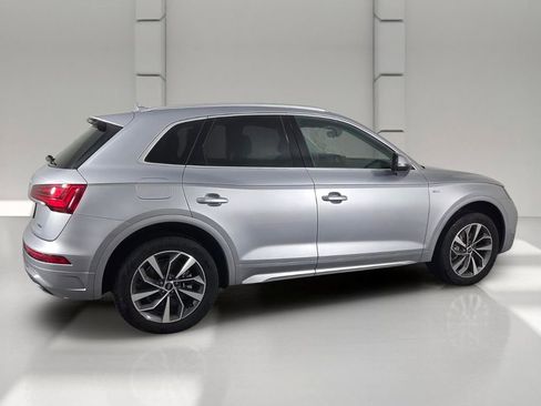 Used 2023 Audi Q5 2.0T Premium w/ Convenience Package AWD/4WD image 5