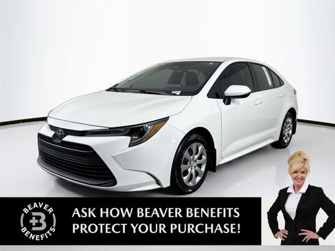 Certified 2025 Toyota Corolla LE FWD image 1