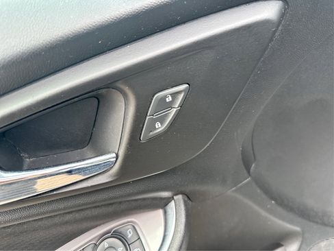 Used 2018 Chevrolet Malibu LT FWD image 15