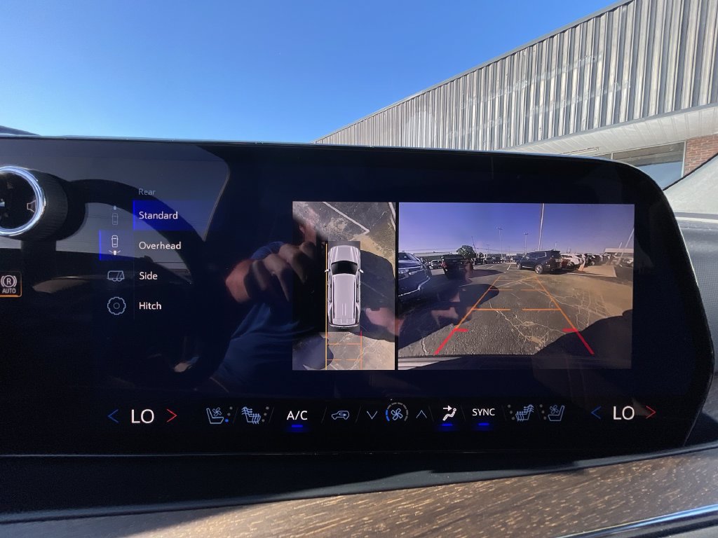 Used 2026 Chevrolet Tahoe High Country AWD/4WD image 15
