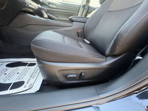 Used 2025 Nissan Altima 2.5 SV AWD/4WD image 36