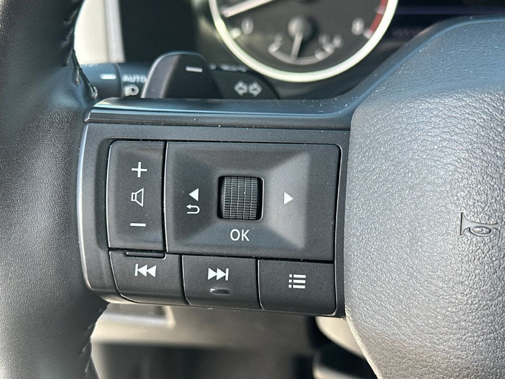 Used 2025 Nissan Rogue SV FWD image 26