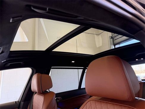 Used 2023 BMW X7 xDrive40i w/ M Sport Package image 22