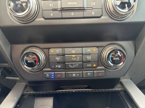 Used 2020 Ford F150 Raptor w/ Equipment Group 802A Luxury AWD/4WD image 21