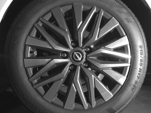 Used 2026 Nissan Altima 2.5 SV FWD image 14