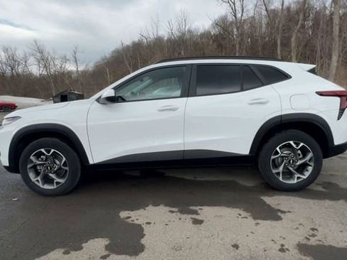 Used 2024 Chevrolet Trax LT w/ Driver Confidence Package image 5