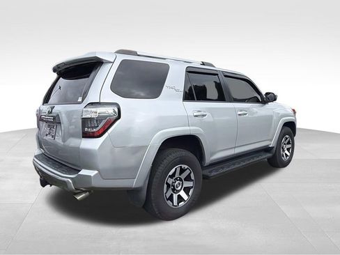 Used 2018 Toyota 4Runner TRD Off-Road AWD/4WD image 2