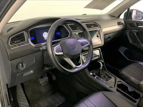 Used 2024 Volkswagen Tiguan SE FWD image 14