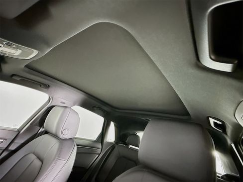 New 2025 Audi Q3 2.0T Premium image 21