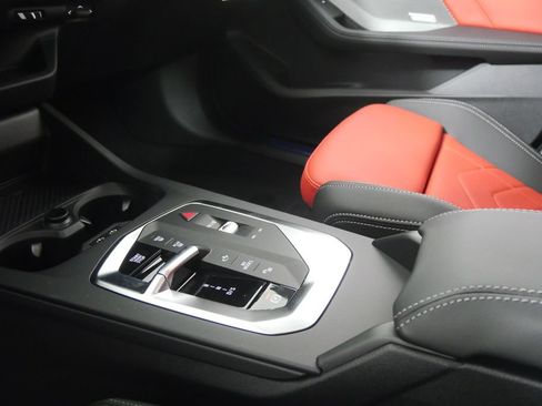 Used 2026 BMW M235i xDrive w/ Technology Package AWD/4WD image 21