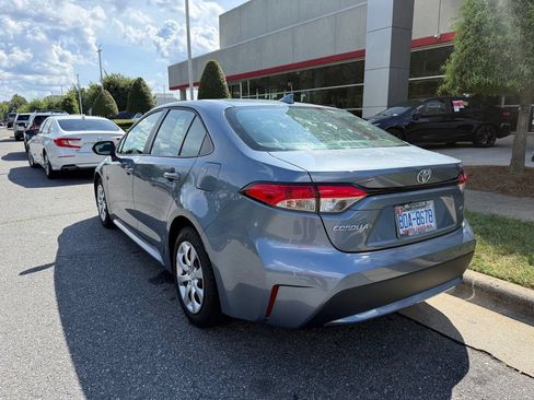 Used 2020 Toyota Corolla LE FWD image 4