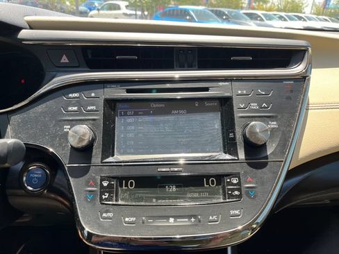 Used 2016 Toyota Avalon Limited w/ Toyota Safety Sense Package FWD image 8