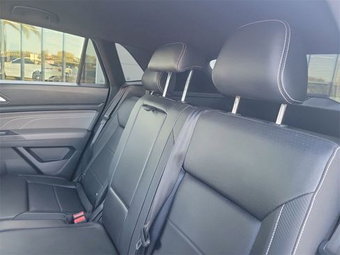 Used 2021 Volkswagen Atlas Cross Sport SE image 15