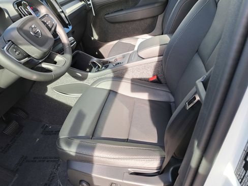 New 2025 Volvo XC40 B5 Core w/ Protection Package Premier image 6