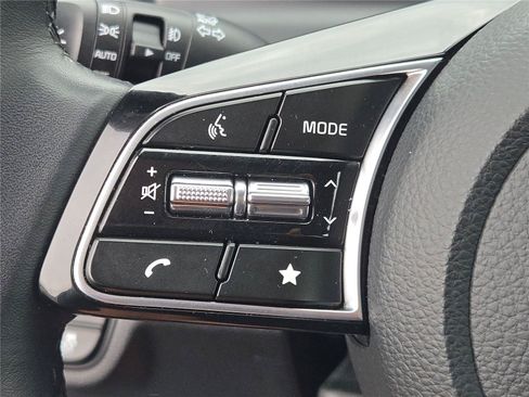 Used 2025 Kia Seltos S FWD image 36