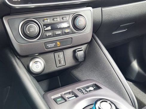 Certified 2025 Nissan Leaf S FWD image 15