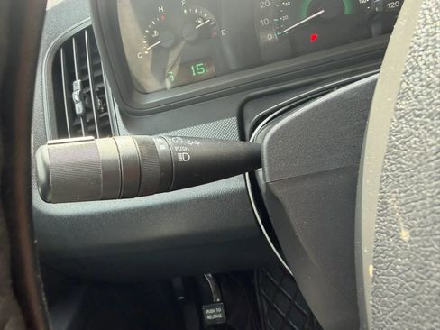 Used 2010 Dodge Journey SXT w/ Flexible Seating Group image 16