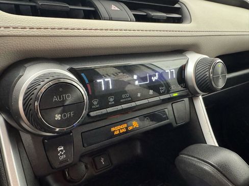 Used 2022 Toyota RAV4 XLE w/ Convenience Package image 30