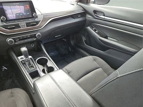 Used 2023 Nissan Altima 2.5 SV image 17