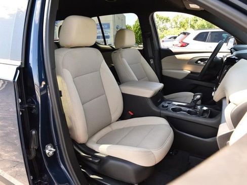 Used 2023 Chevrolet Traverse LS FWD image 19