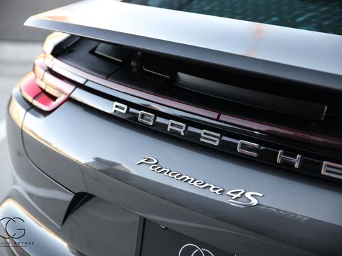 Used 2018 Porsche Panamera 4S image 15