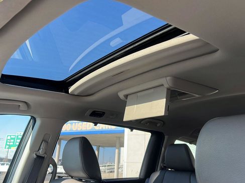 Used 2016 Honda Odyssey Touring image 16