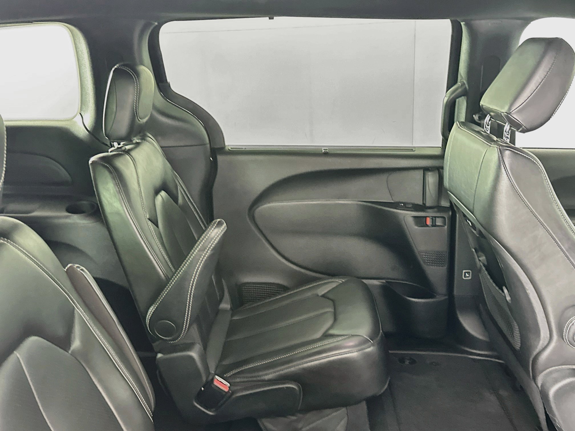 Used 2025 Chrysler Pacifica Select FWD image 25