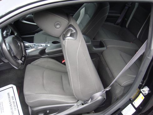 Used 2017 Chevrolet Camaro LT RWD image 12