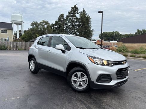 Used 2018 Chevrolet Trax LS AWD/4WD image 11