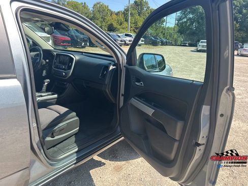 Used 2022 Chevrolet Colorado LT w/ Safety Package image 33