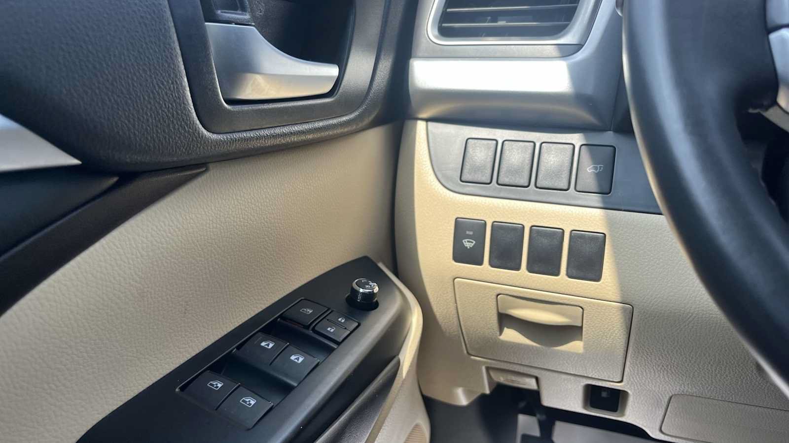Used 2016 Toyota Highlander XLE w/ Protection Package #3 AWD/4WD image 29