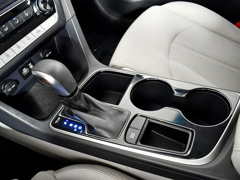 Used 2019 Hyundai Sonata SE image 32